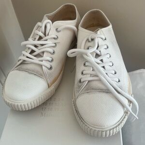 MAISON MARGIELA Sneakers Brand New shoe w dust bags! US 6 Made in Italy GWP